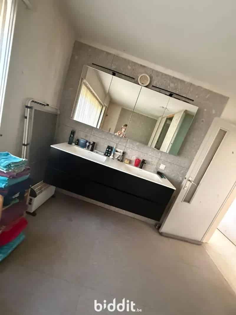TE RENOVEREN Bungalow 1720m² Ruime Tuin Garage 2 slaapkamers
