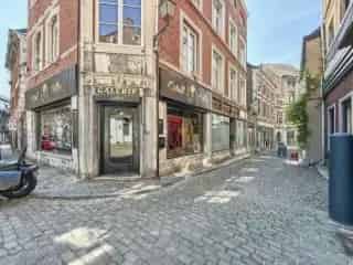 Handelspand te Koop Hoei Centrum - Winkel en Woning