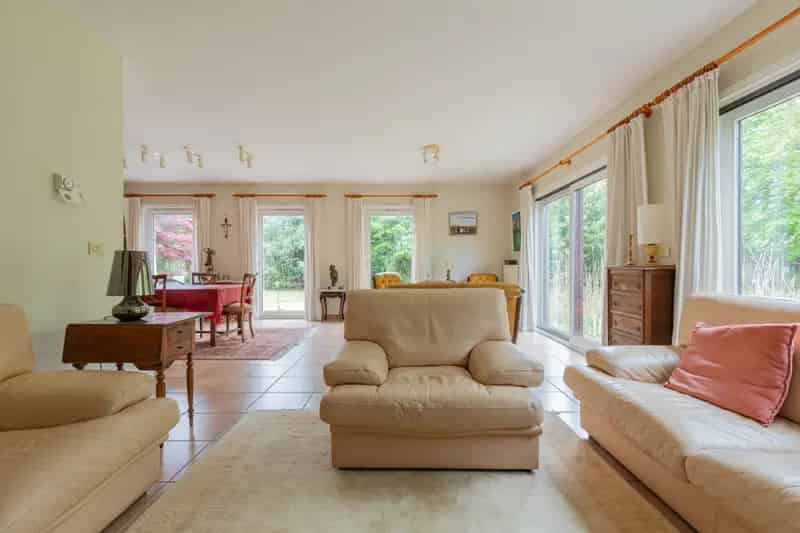 Huis te koop in Opwijk: Ruime gezinswoning met ontwikkelingspotentieel