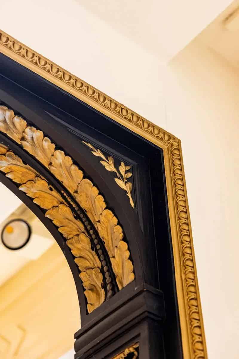 Stijlvol Handelspand met Luxe Appartement en Tuin