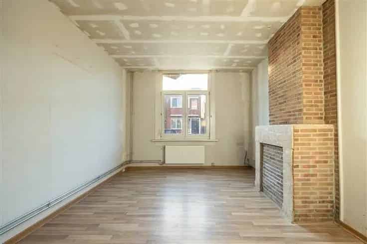 Huis te Koop Kapellen: Te renoveren woning met tuin