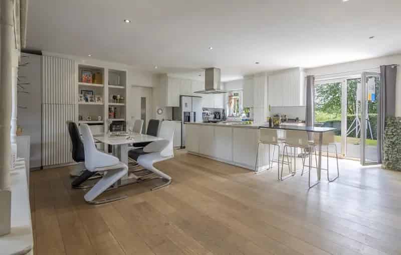 Gerenoveerde Villa te Dilbeek - Instapklaar - Grote Tuin