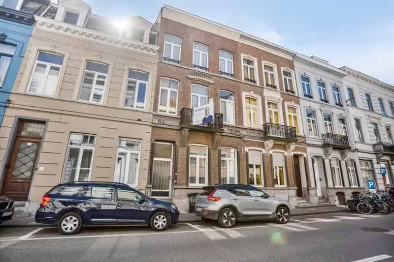 Huis te huur Leuven Centrum: 8 slaapkamers, grote tuin