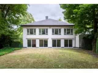 Kantoorvilla te koop Brasschaat 650m²