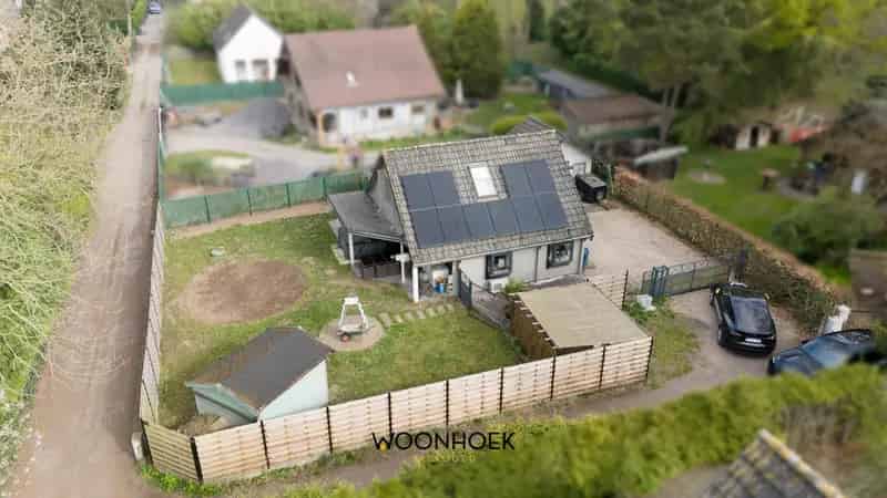 Huis te koop in Stekene: 3 slaapkamers, bosrijk gebied