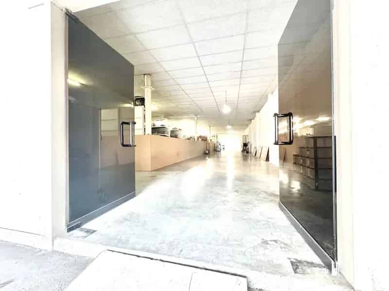 MAGAZIJN OP 683 M²