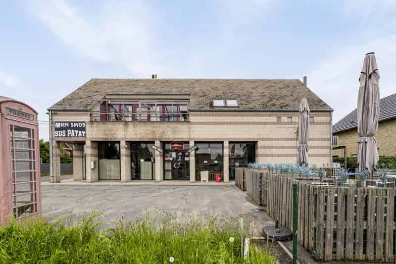 Huis te koop Heist-op-den-Berg Ruime woning met handelsruimte en appartement