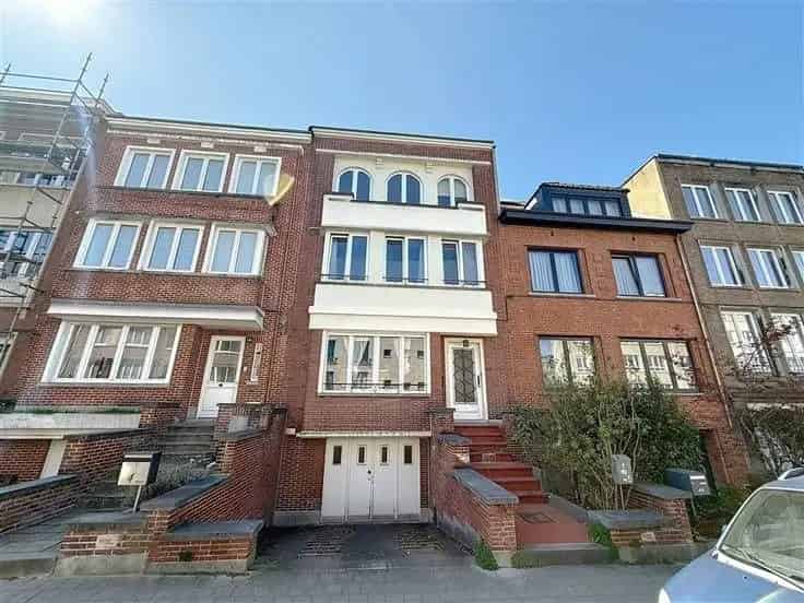 Huis Te Koop Schaarbeek 6 Slaapkamers 295m²
