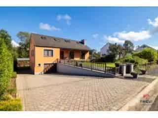 Huis te koop Attert 5-6 slaapkamers grote tuin garage