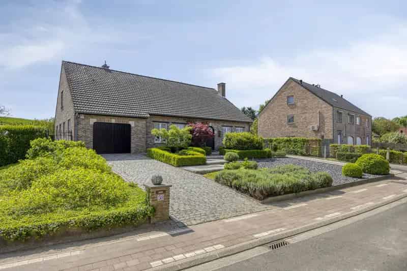 Vrijstaande woning te Bekkevoort met grote tuin