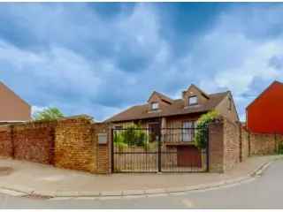 Huis te koop Gilly 184m² 4 slaapkamers grote tuin