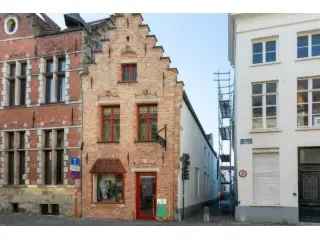 Handelspand te koop Brugge - Kapsalon met appartement potentieel
