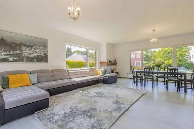 Gezinswoning te koop: Rustig gelegen woning met tuin en garage
