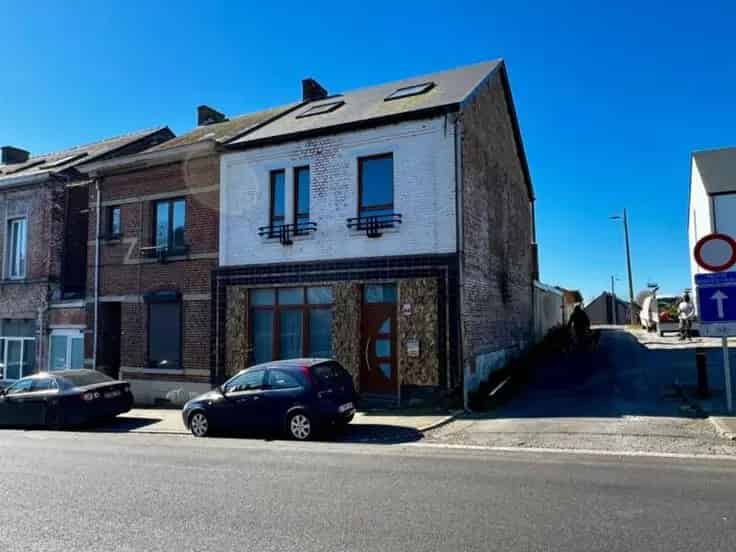 Huis Te Koop renovatieproject 2 garages