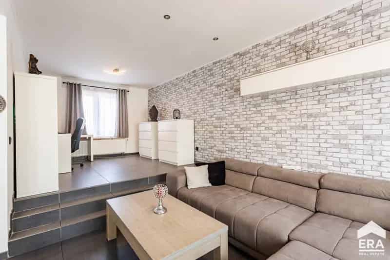 Huis te huur Roosdaal: 4 slaapkamers, garage en tuin