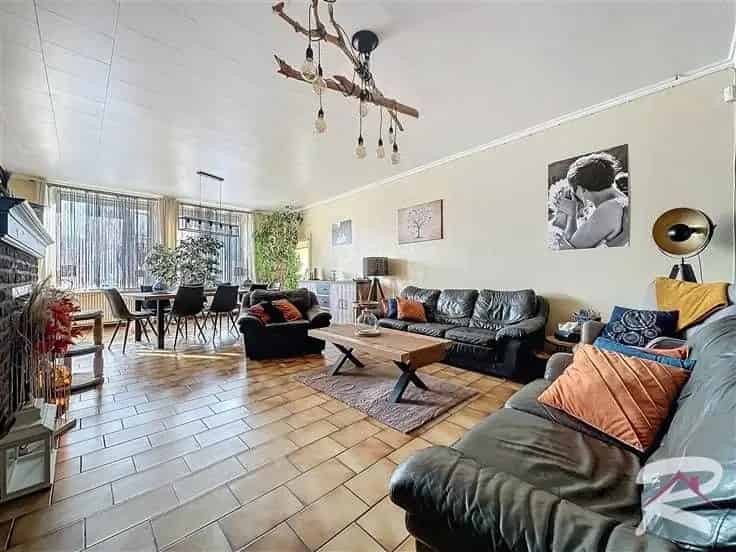 Huis Te Koop 7 slaapkamers 2 badkamers 310m²