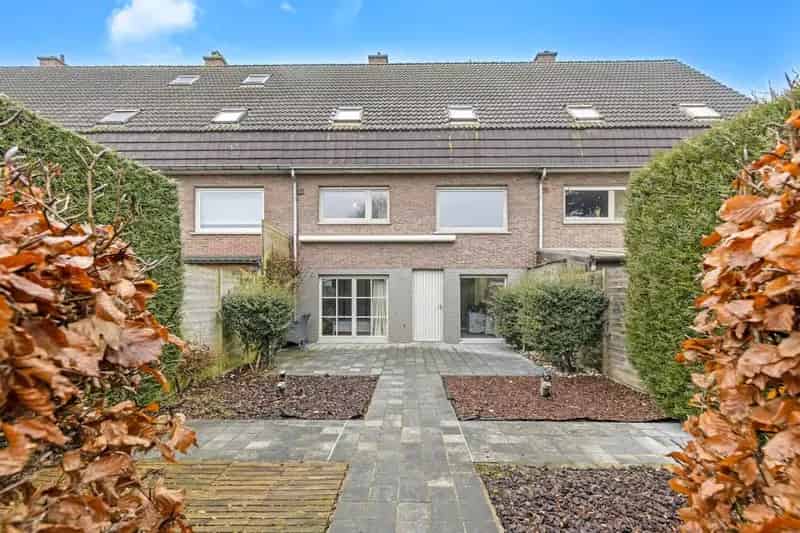 Huis te koop Beveren-Leie: Instapklare Bel-etage 4 slaapkamers
