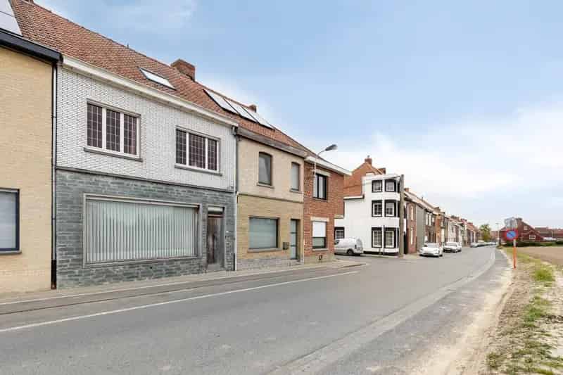 Kraaknette, ruime woning met dubbele garage!