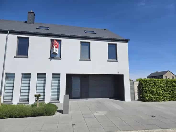 Modern Huis Te Koop 4 Slaapkamers Bastogne