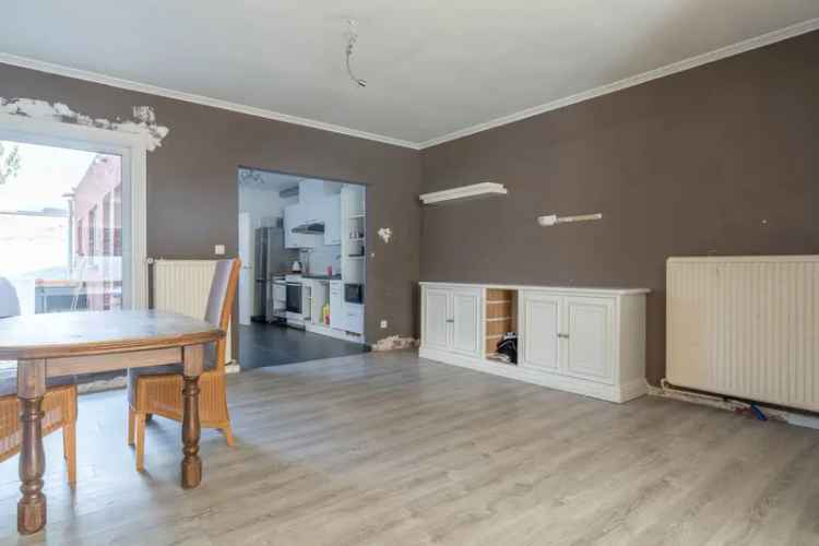 Te Koop Frisse woning 3 slaapkamers gezellige tuin