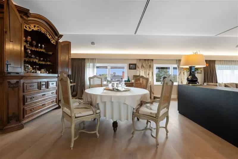 Luxueus Appartement 365m2 Tongeren