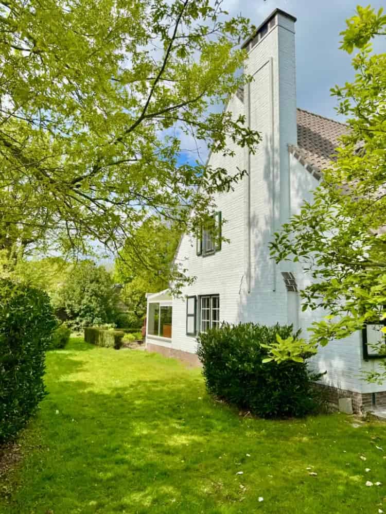 Statige Villa te Koop in Ertvelde Nabij Lembeekse Bossen