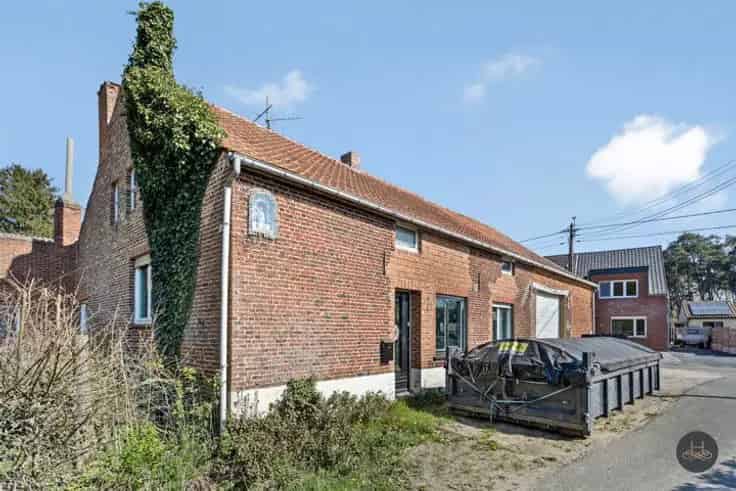 Te renoveren woning met schuur in Werchter