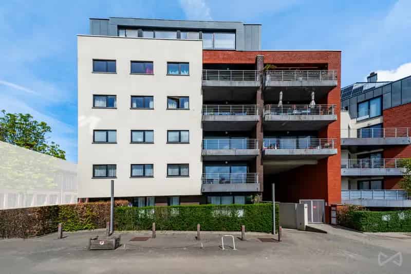 3 Slaapkamer Appartement te Huur 150m² Terras Airco