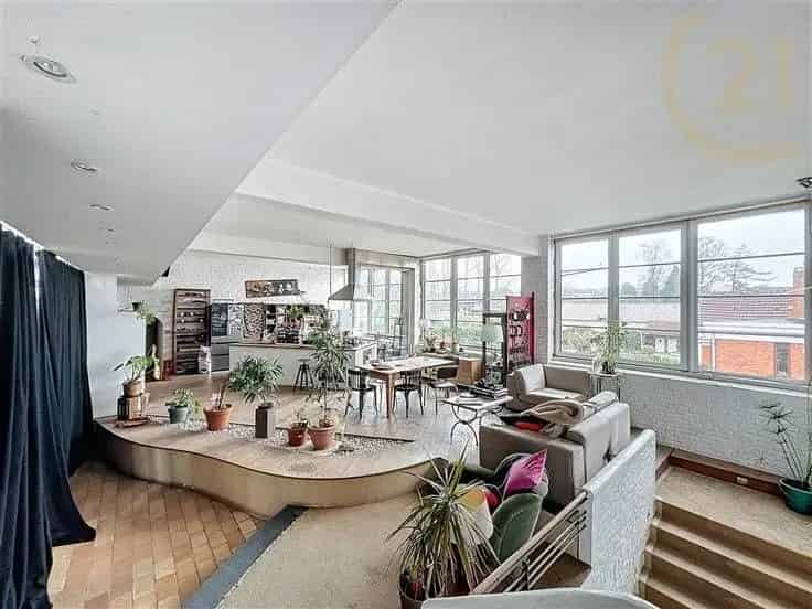 Ruime Loft Woning Te Koop - Gerenoveerd - Meerdere slaapkamers