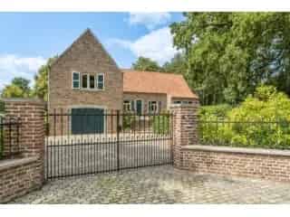 Fermette te koop Neeroeteren - Karaktervol Landhuis met Tuin