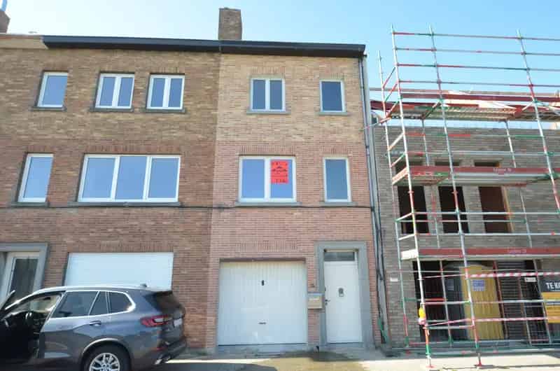 Ruime woning te huur met garage en zonnepanelen