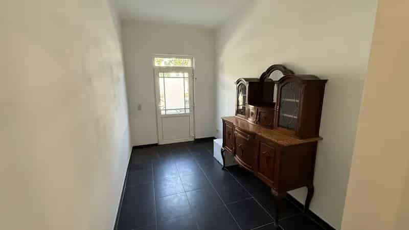 Gedeeltelijk gerenoveerde Rijwoning Toplocatie