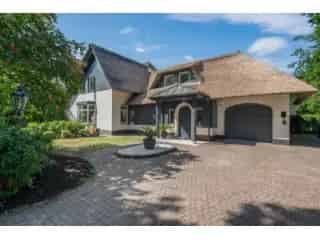 Villa te koop Meerle - Ruime gezinswoning met 4 slaapkamers en tuin
