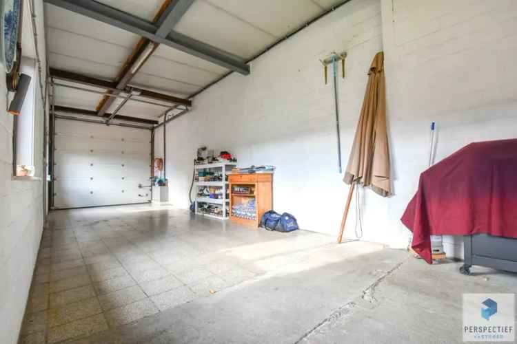 INSTAPKLARE WONING met RUIME LOODS/ OPSLAGRUIMTE/GARAGE