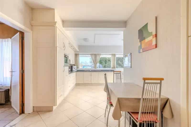 Vrijstaande woning met loods 180m² te Geel