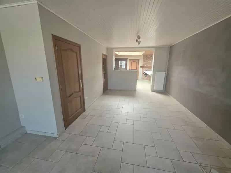 Burgerswoning 2-3 slaapkamers parking tuin