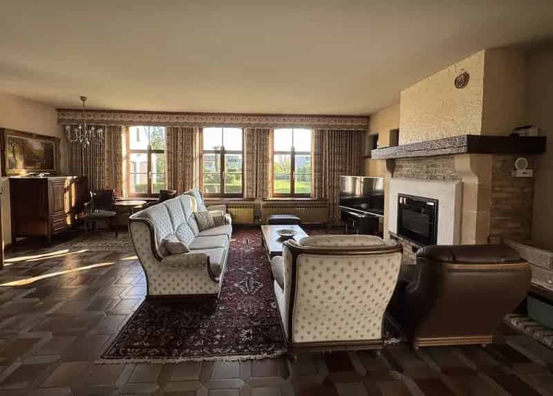 Huis te huur Torhout: Ruime villa 300m2 op domein 4000m2