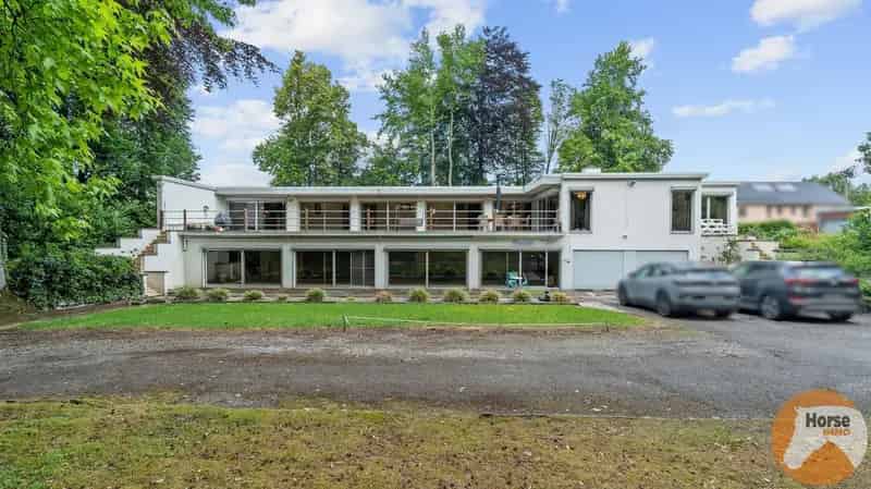 BERINGEN - Imposante woning met handelsruimte