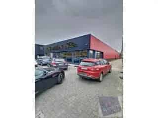 Handelspand te Huur Genk 800m2 Showroom Werkplaats