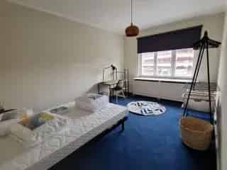 Ruim gedeeld huis 6 slaapkamers nabij Parc Hiernaux