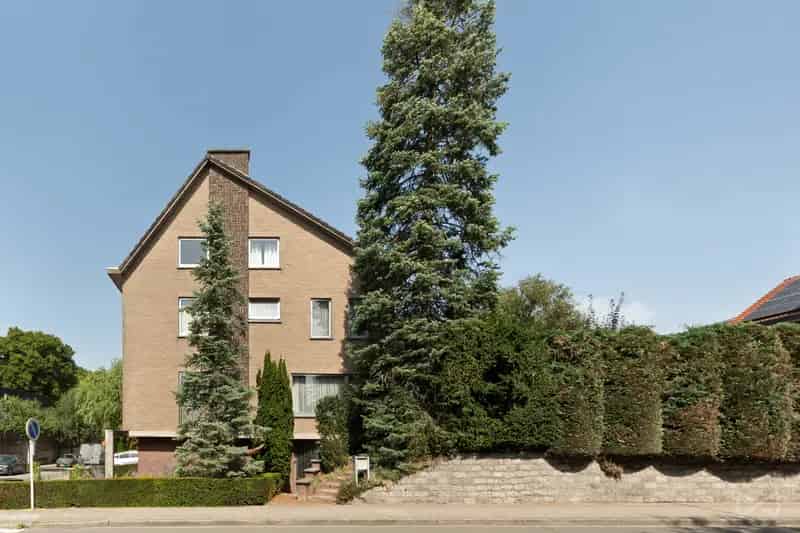 Huis met zeven slaapkamers in Leuven