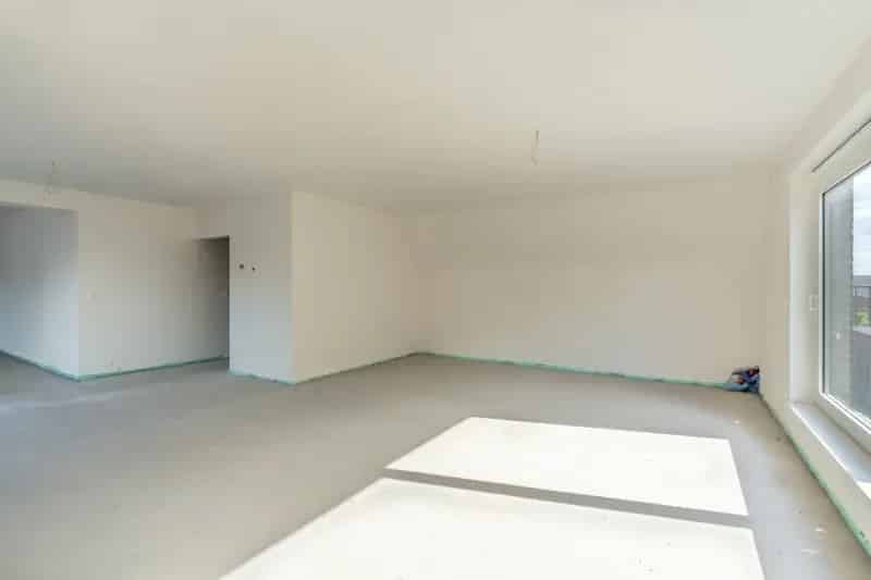 Zeer ruim penthouse 2 slaapkamers terras garage