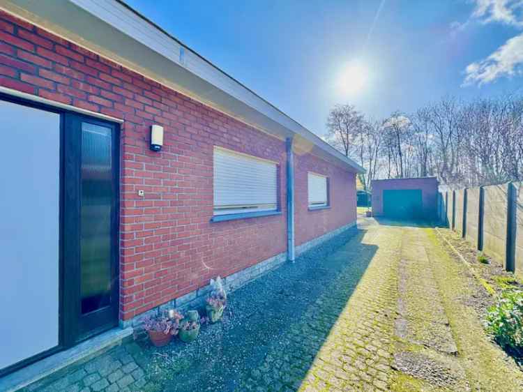 Te koop bungalow in Evergem met strategische locatie en ruim perceel