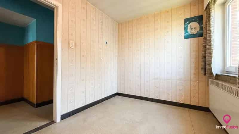 Split Level woning 3 slaapkamers grote werkplaats Heusden Zolder