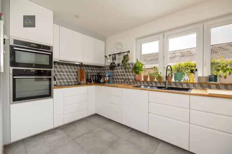 Instapklare woning met garage oprit en stadstuin Deurne