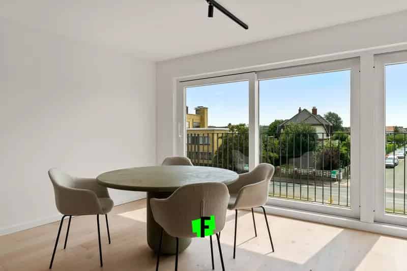 Gerenoveerd Appartement Oostende 2 slaapkamers Terras Lift