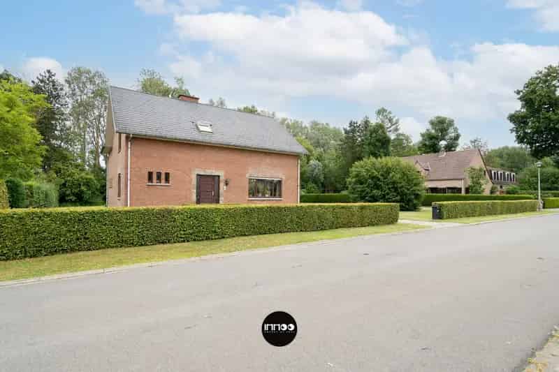 Klassieke Villa te Koop - Rustige Wijk - 4 Slaapkamers - Tuin