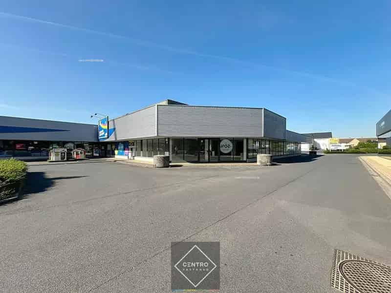 Handelspand te huur Roeselare ±450m² Mammoetcenter III