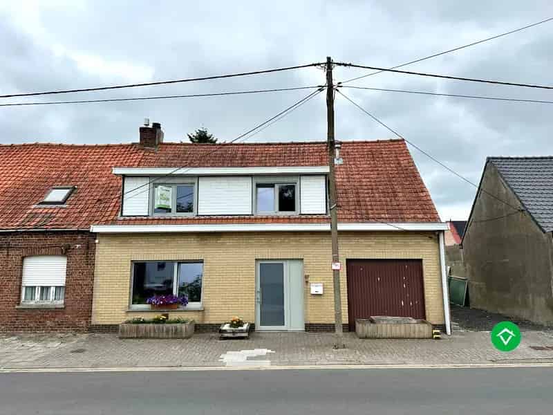 Huis te huur Eernegem: Ruime gezinswoning met 3-4 slaapkamers en dubbele garage