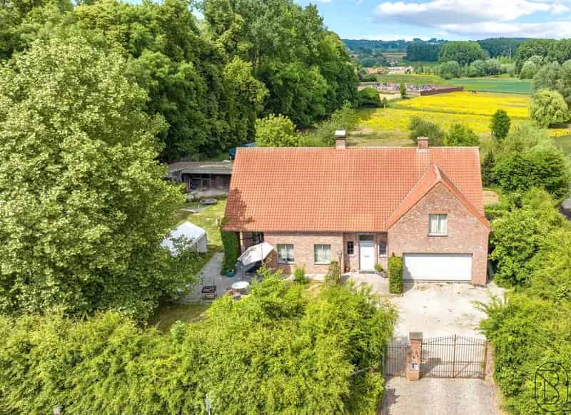 Huis te huur: Charmante villa met 4 slaapkamers en paardenboxen